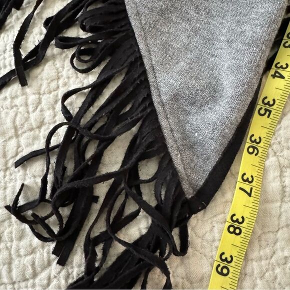 La Fiorentina Faux Suede Fringe Cape Women’s Ruana Wrap - Picture 7 of 7